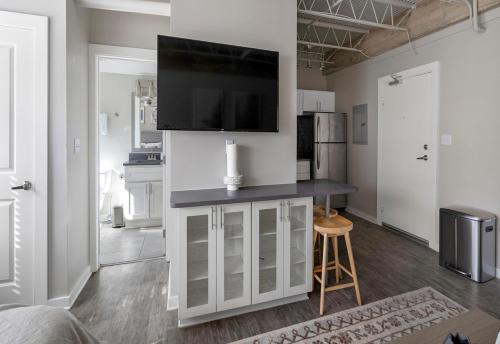 Downtown Mobile Rooftop View Studios by Barsala - photo 14