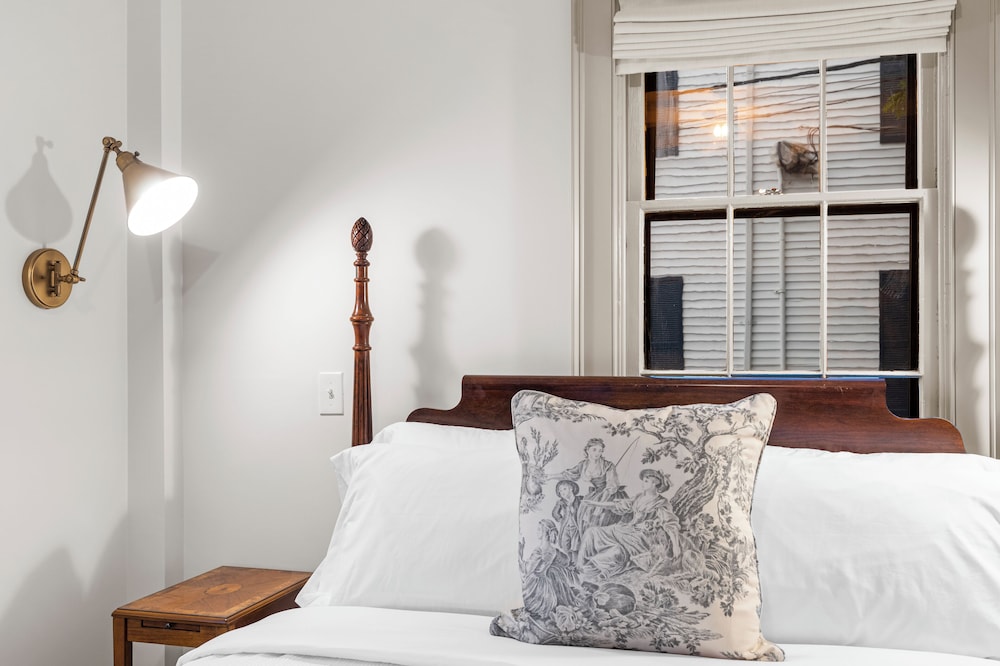 The Davenport Inn - photo 13