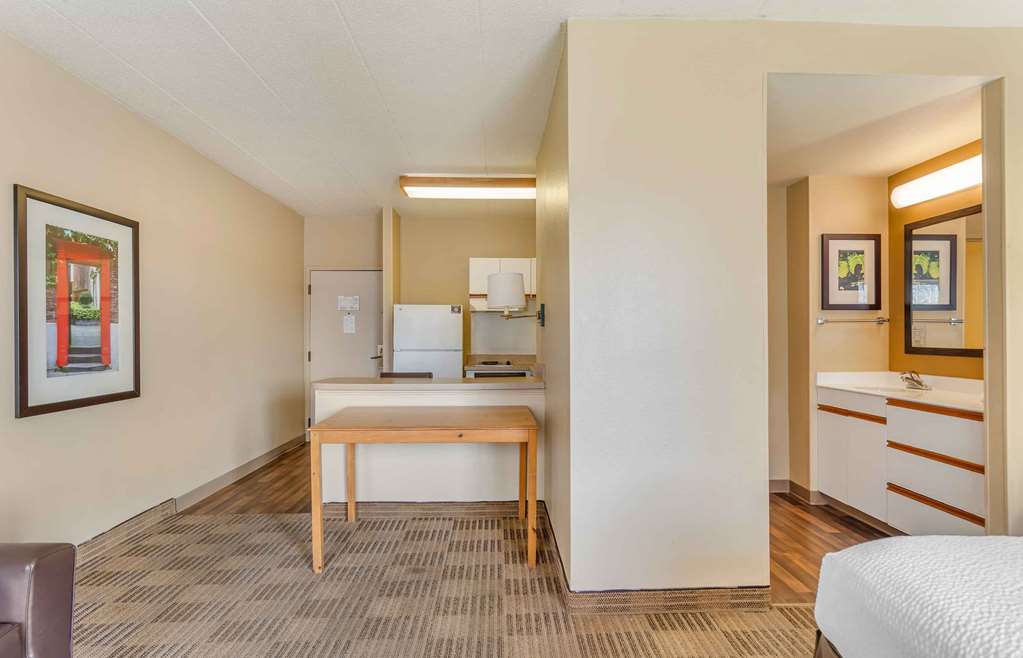 Extended Stay America Select Suites Chicago Lombard Oakbrook - photo 31