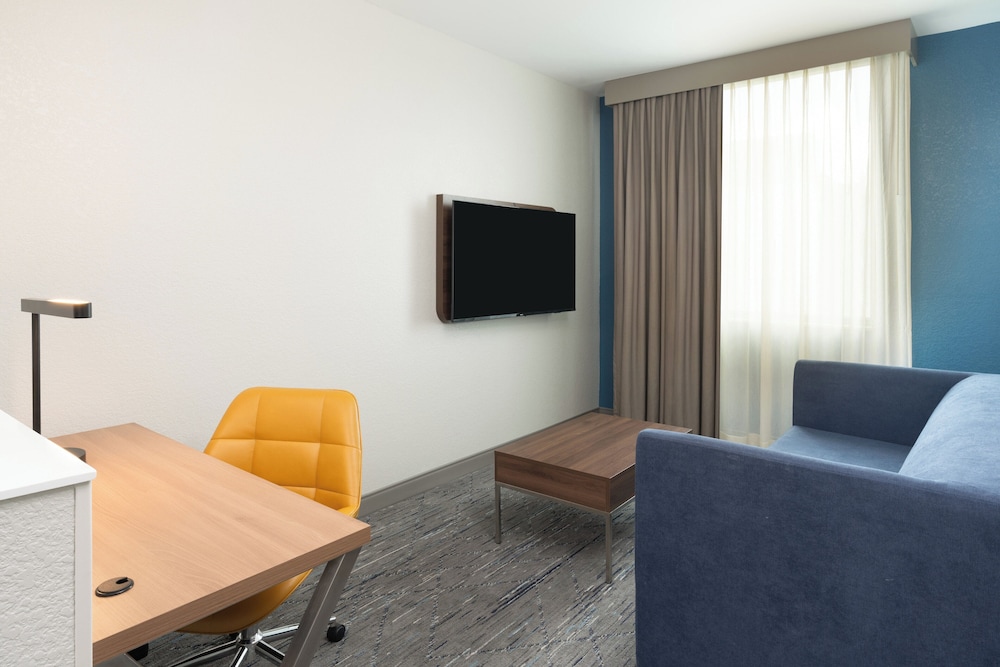 Holiday Inn Express Miami Airport Blue Lagoon Area by IHG - photo 14