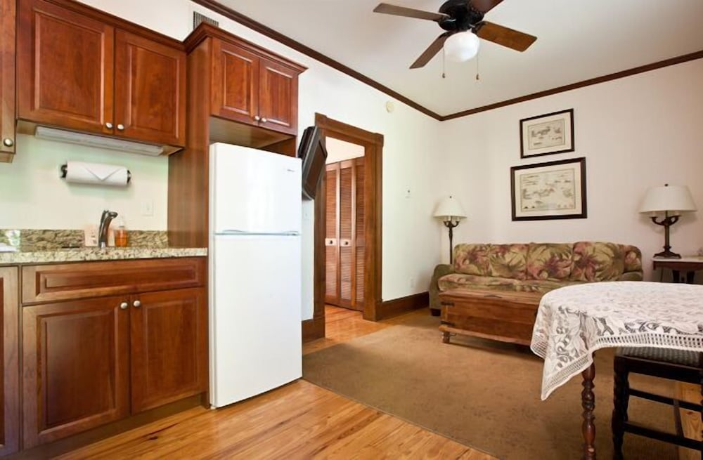 Island City House Hotel - photo 25