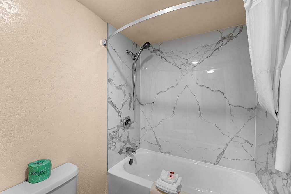 Clarion Pointe Wenatchee WA - photo 17