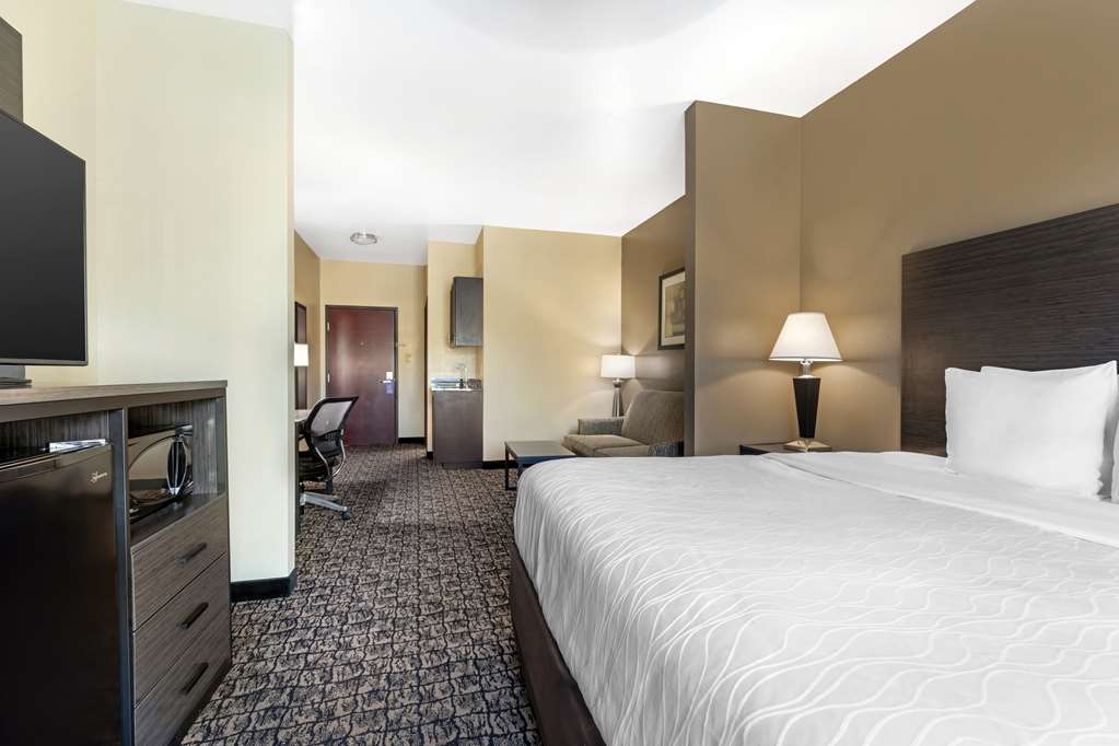 Best Western Carthage Inn & Suites - photo 18
