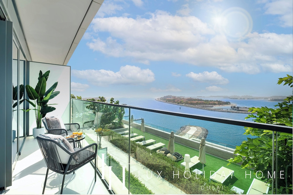 LUX The Beachfront Island View Suite — 4-Star Luxury Hotel in Dubai, United Arab Emirates