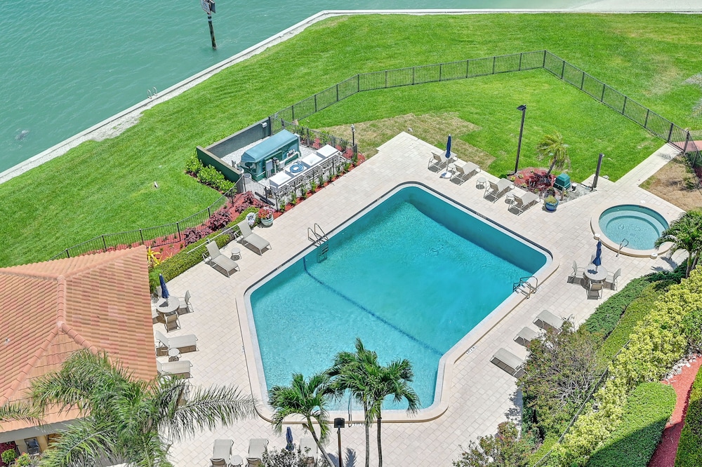 Marco Island Condo w Ocean Views Resort Perks - photo 17