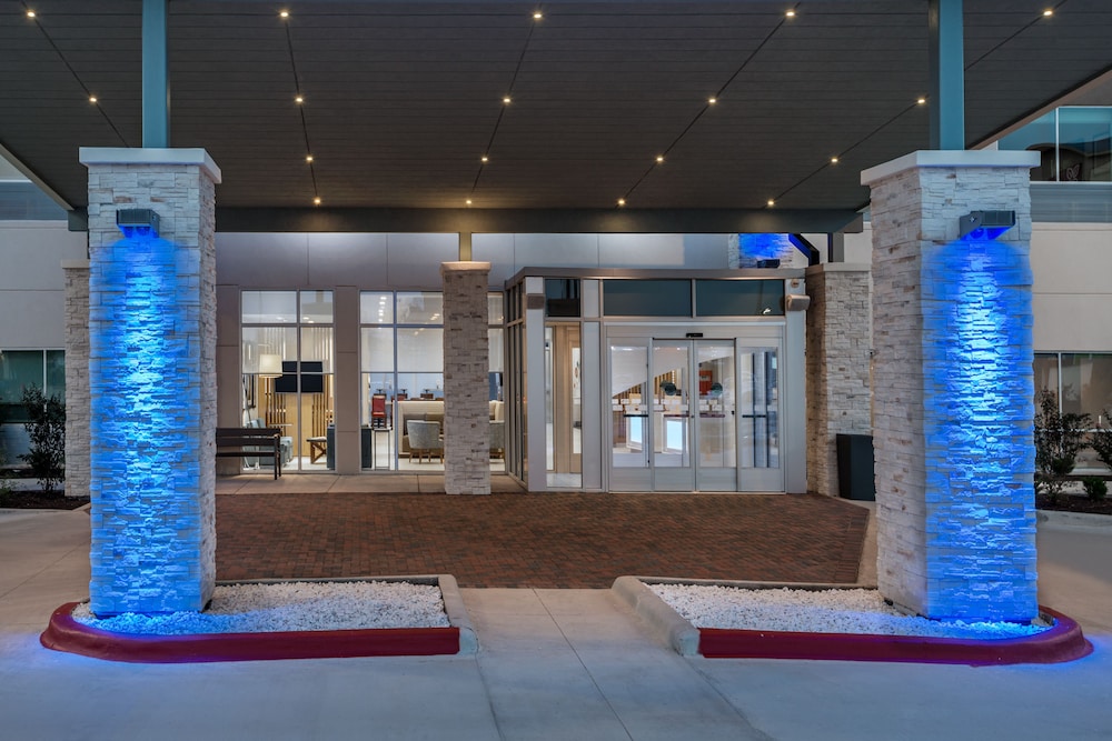 Holiday Inn Express & Suites Bryan College Station by IHG - photo 44