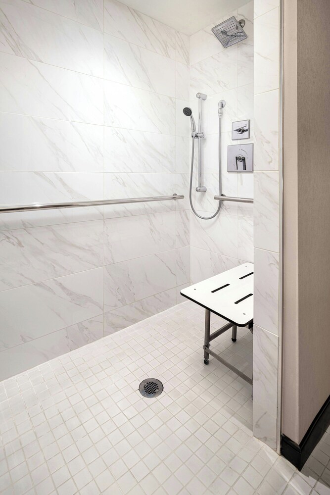 Morgantown Marriott at Waterfront Place - photo 25