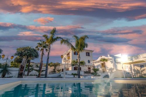 Villa Vesuvio — 4-Star Luxury Hotel in Boscotrecase, Italy