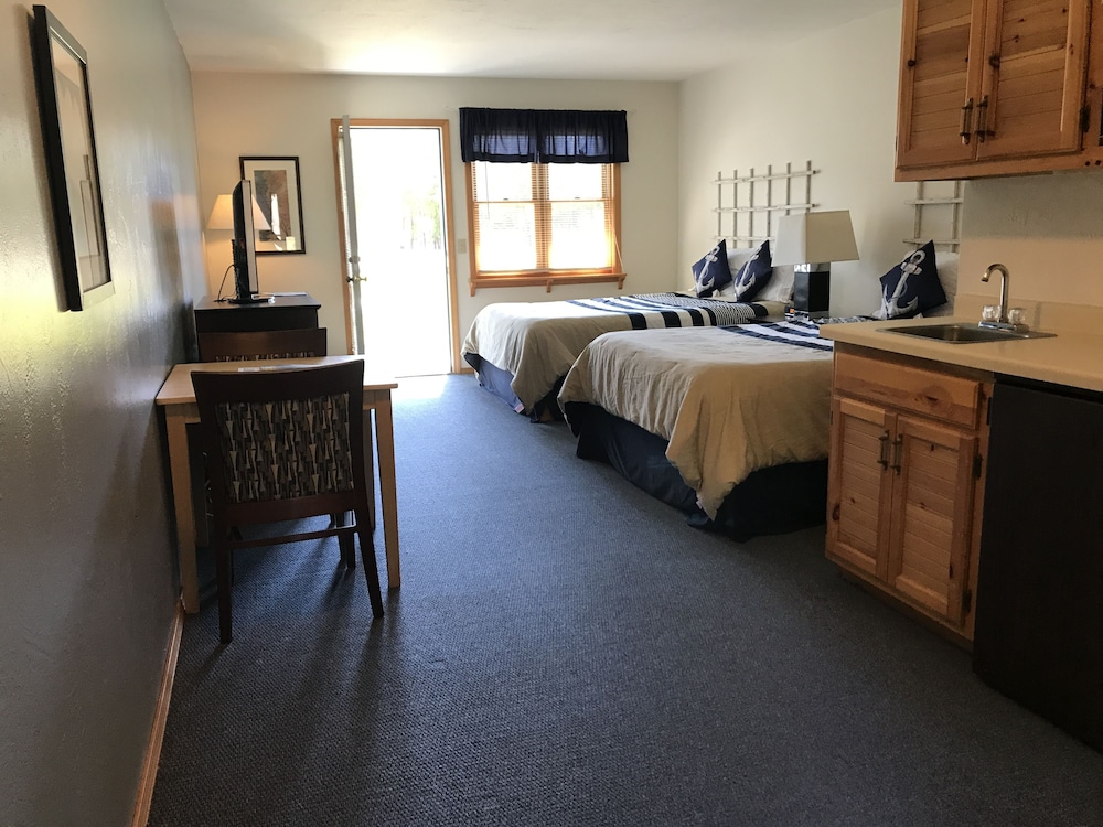 The Harbor Light Inn - photo 29