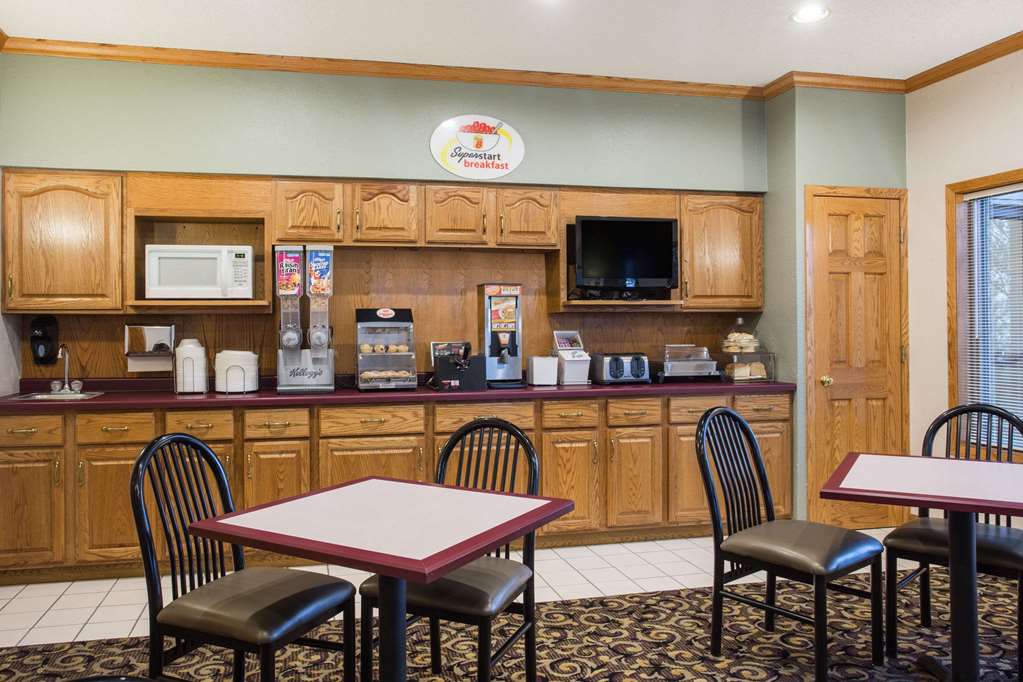 Super 8 by Wyndham Monroe WI - photo 19