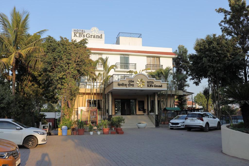 Hotel Kbs Grand — hotel in Shirdi