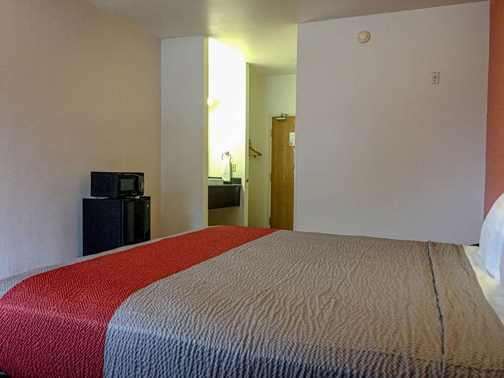 Motel 6 Woodway TX - photo 8