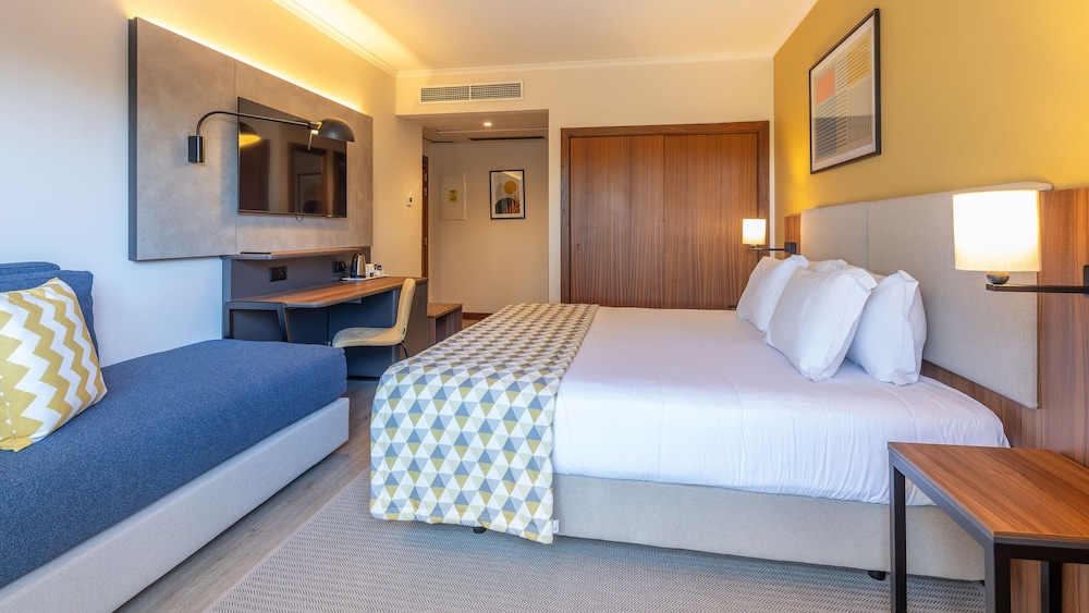 Holiday Inn Algarve Albufeira by IHG — Albufeira — photo 5