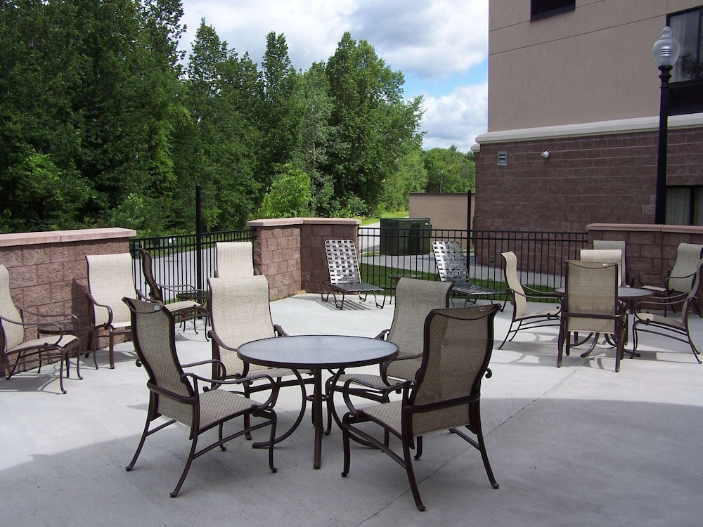 Hampton Inn Bennington - photo 37