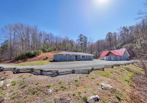 Vintage with Advantages in Bryson City, United States