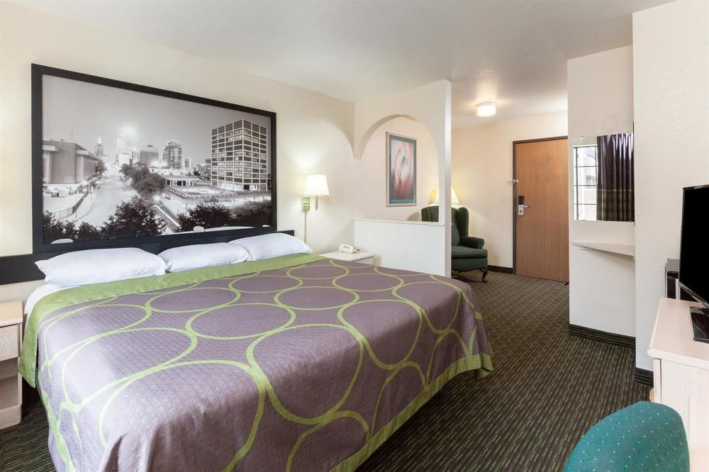 Super 8 By Wyndham Tulsa Downtown East - photo 18