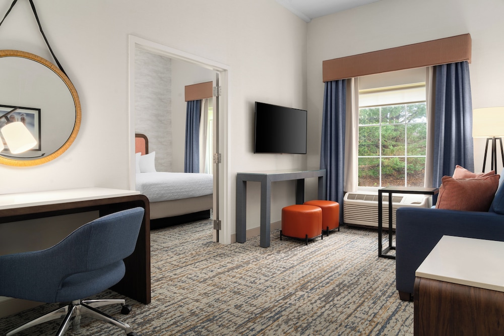 Hampton Inn & Suites Newport Middletown - photo 10
