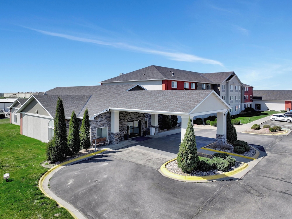 Holiday Inn Express Hotel & Suites Beatrice an IHG Hotel - featured photo