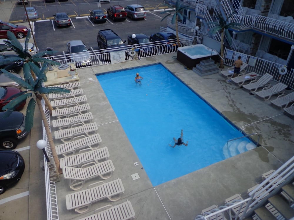 Quarterdeck Motel - photo 16