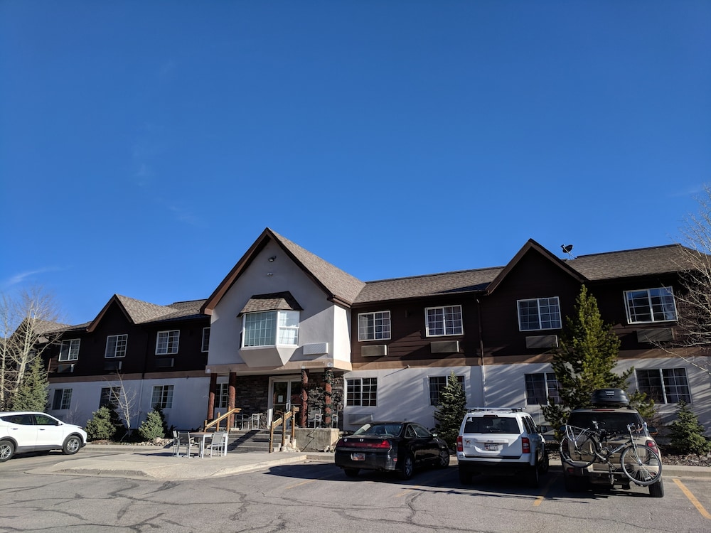 3 Peaks Lodge - photo 21