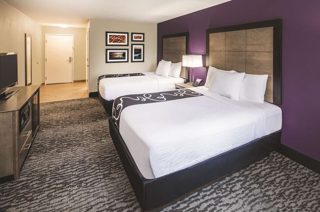 La Quinta Inn & Suites by Wyndham Milledgeville - photo 14
