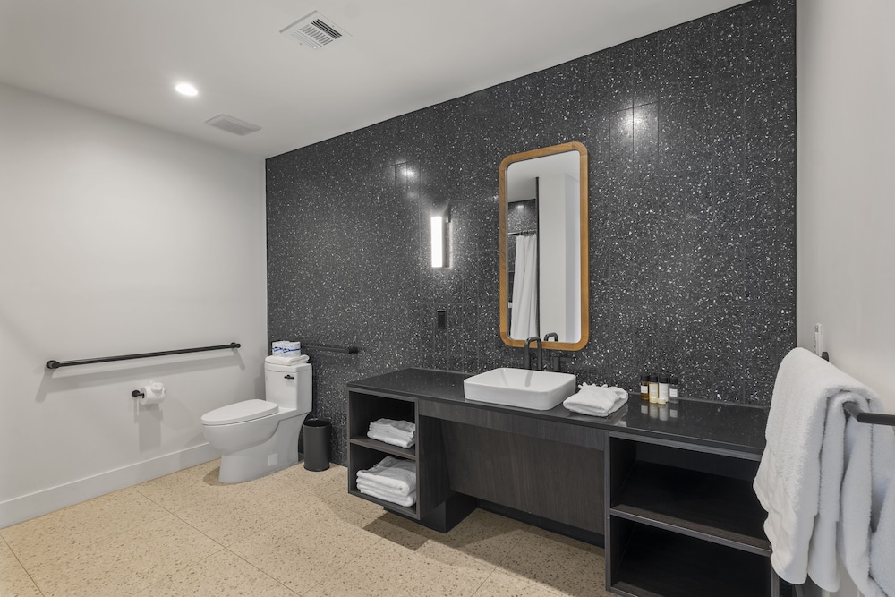 Austin Condo Hotel - photo 747