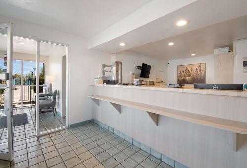 Budget Inn Yakima - photo 31