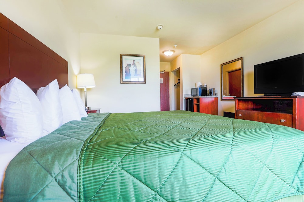 Evansville Inn & Suites By OYO - photo 10
