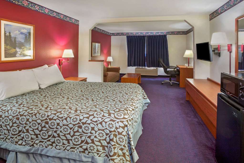 Days Inn & Suites by Wyndham Gresham - photo 7