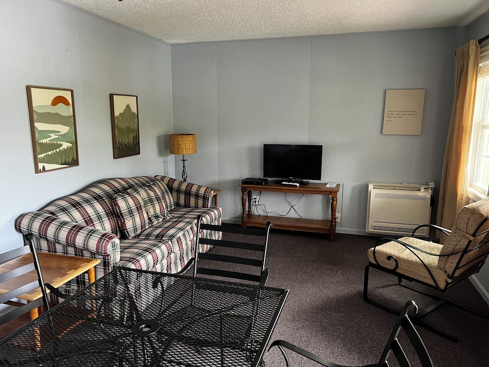 Boundary Waters Resort & Marina - photo 9