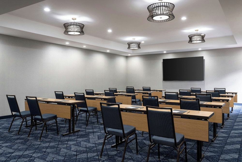 Courtyard by Marriott Cleveland Beachwood - photo 24
