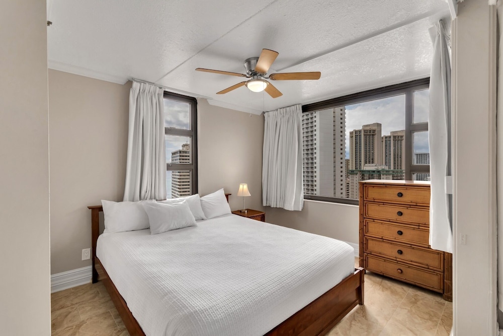 Tower 1 Suite 2214 Kp Condo in Honolulu, United States