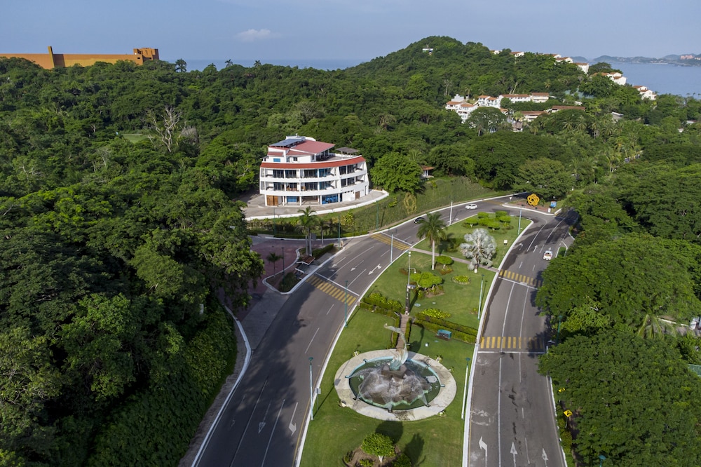 La Loma Suites in Ixtapa, Mexico