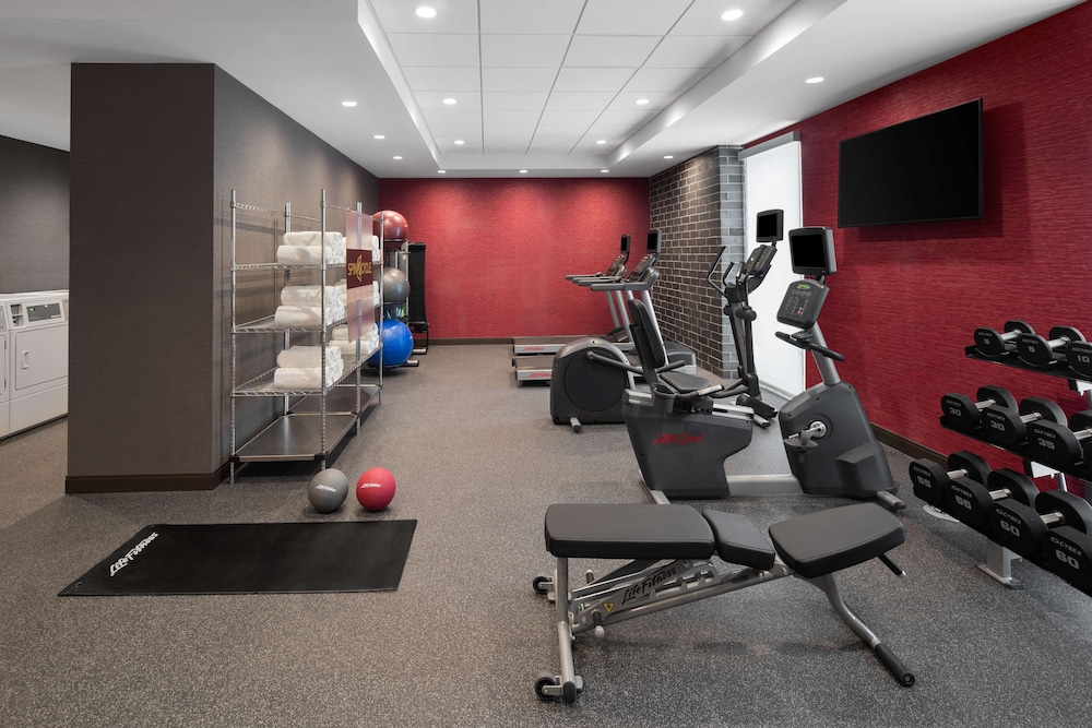 Home2 Suites by Hilton Des Moines at Drake University - photo 26