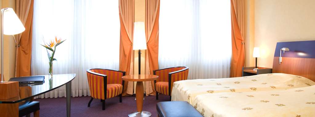 Steigenberger Graf Zeppelin, Stuttgart, Germany - Superior room