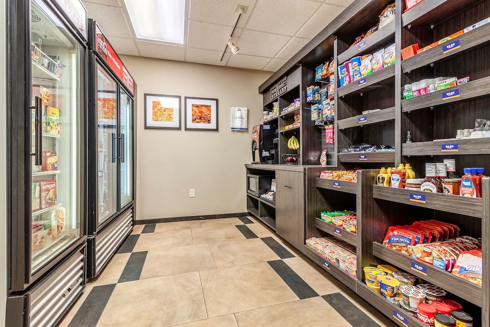 Candlewood Suites Lincoln by IHG - photo 20