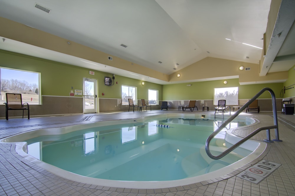 Holiday Inn Express Hotel & Stes Kansas City Sports Complex by IHG - photo 33