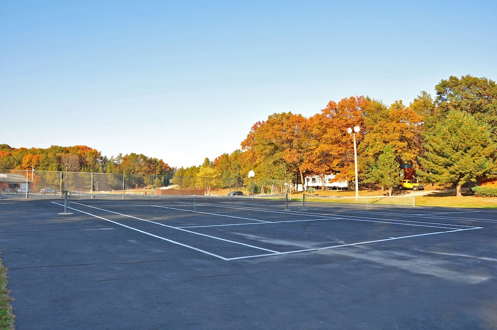 Arrowhead Resort Campground - photo 29