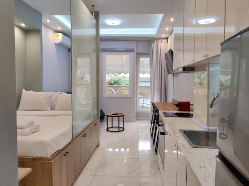 Stylish Fully Equipped City Center Condo — 4-Star Luxury Hotel in Thessaloniki, Greece