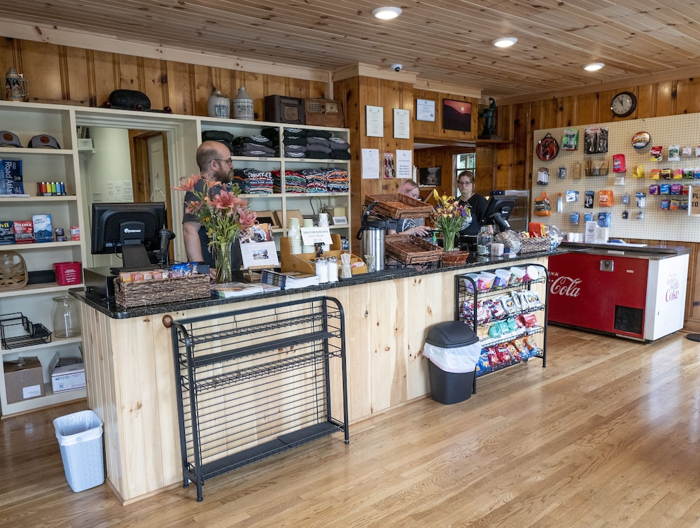 Tuggle's Gap Roadside Inn Blue Ridge Parkway - photo 2