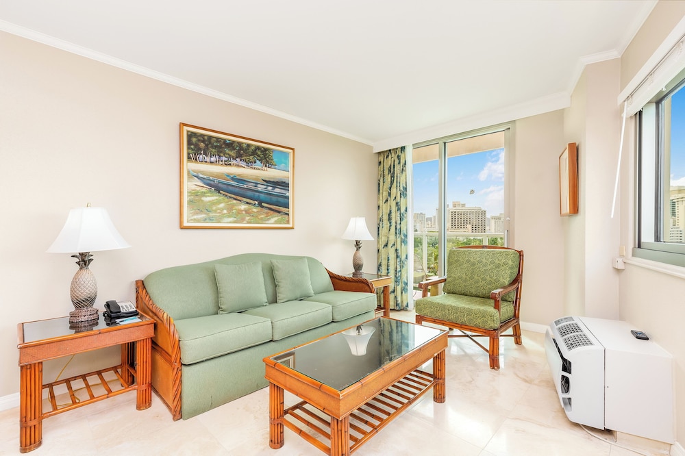 Luana Waikiki Hotel & Suites - photo 47