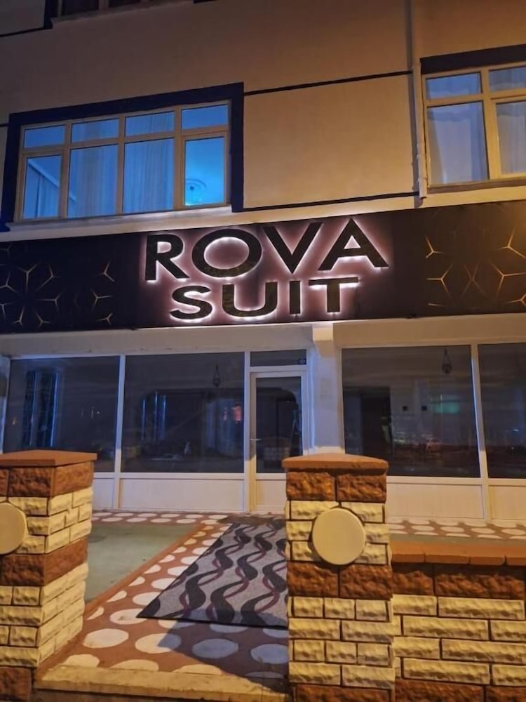 Rova Suit — Tokat