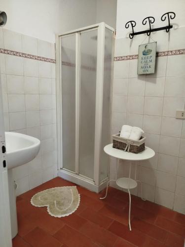 La Corte sul lago app Matilde in Ameno, Italy