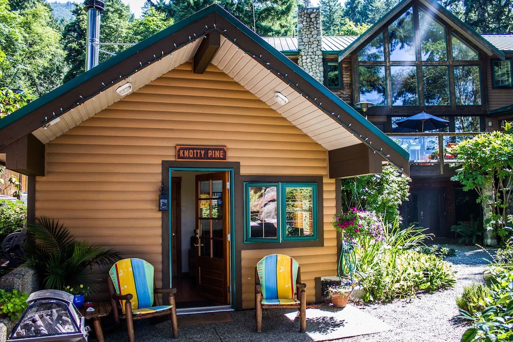 Tranquility Bay Waterfront Inn — Sechelt — photo 3
