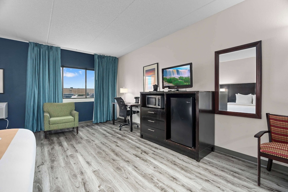 Quality Inn & Suites Mall of America MSP Airport - photo 21