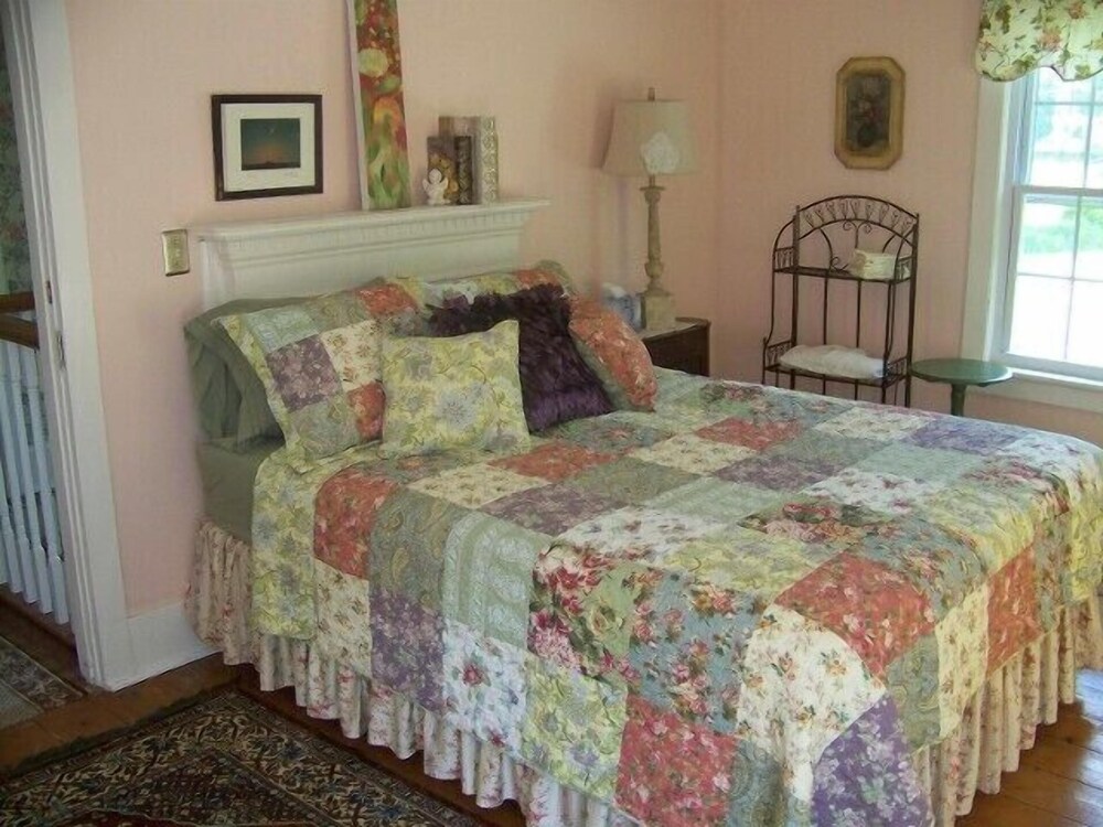 VanWinkle Inn - photo 13