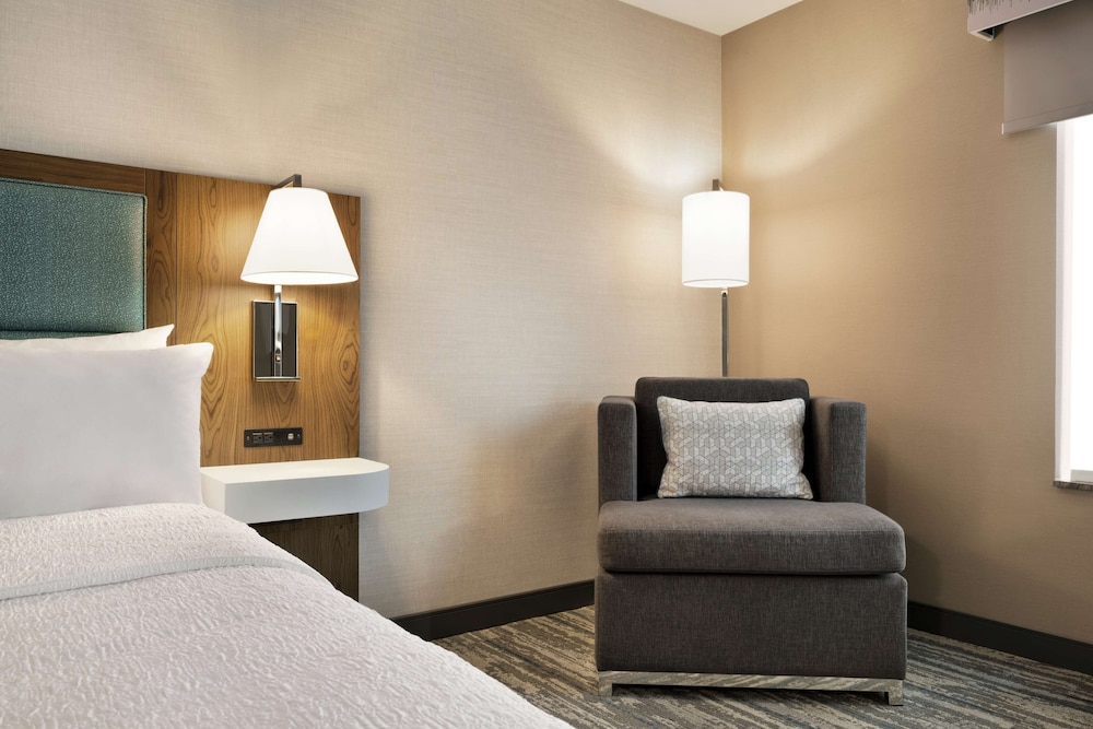 Hampton Inn & Suites Tacoma Puyallup - photo 8