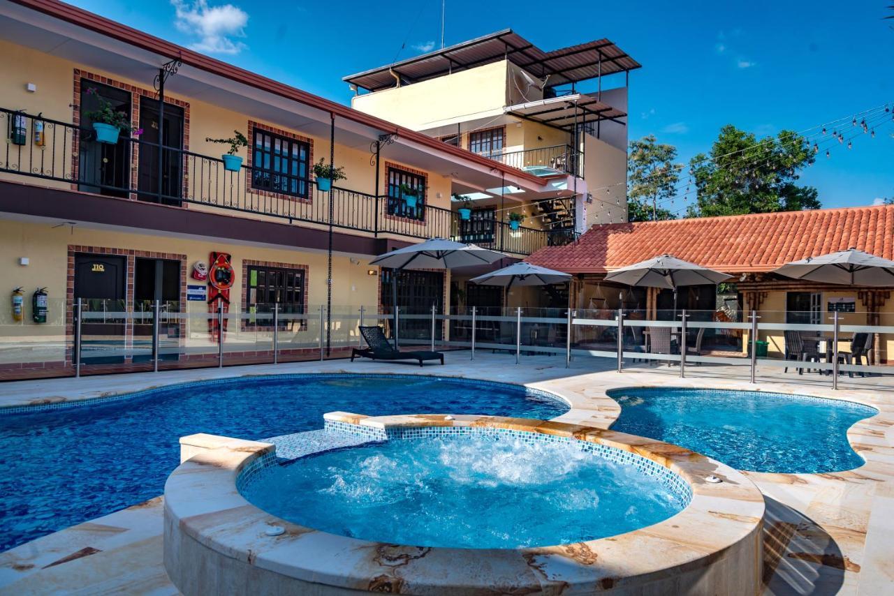 Hotel Vanguardia Real