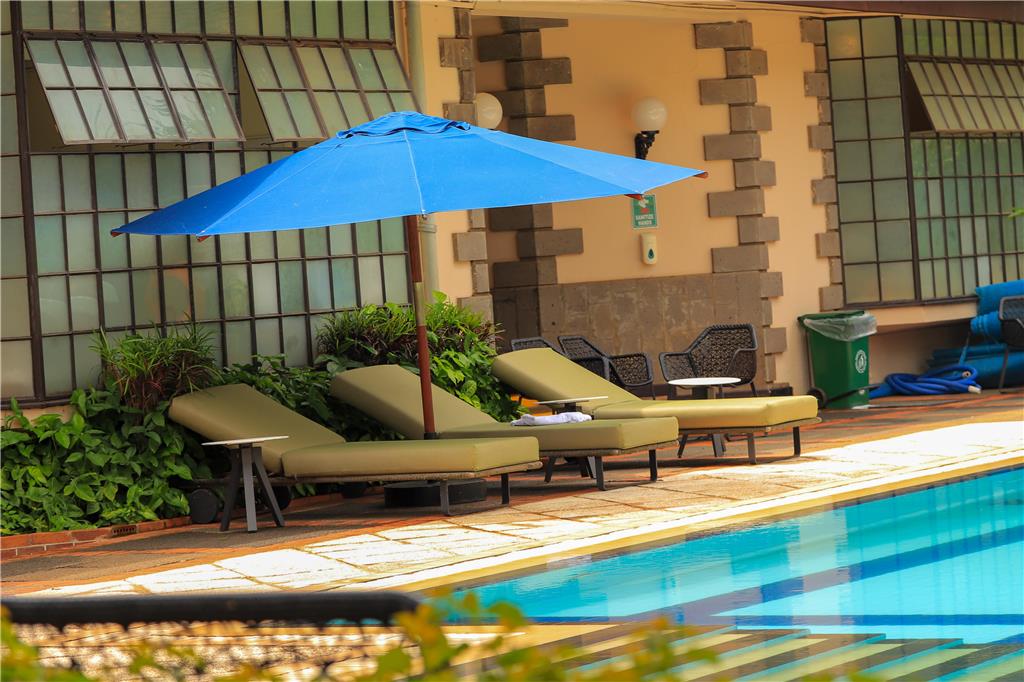 Windsor Pool area pic sep