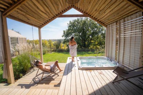 Damona Lodges